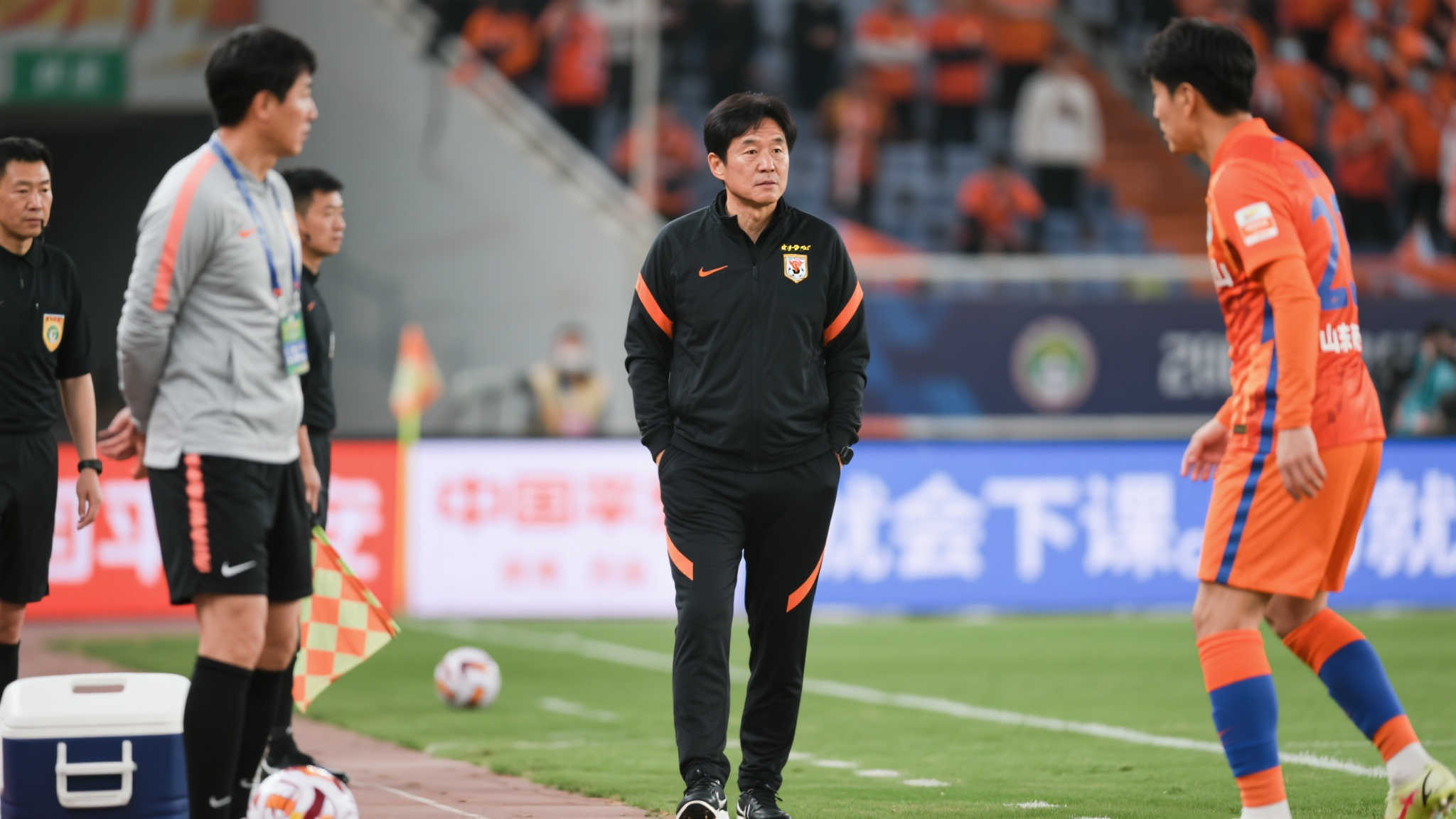 引言：崔康熙下课传闻引发热议 真相究竟如何
最近